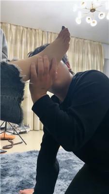 萝卜双女暴打贱狗耳光脸都打肿了 JS241026-15