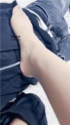 兜兜舔闻毛拖鞋肉丝脚/骑马 JS241025-22