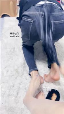 兜兜舔闻毛拖鞋肉丝脚/骑马 JS241025-22