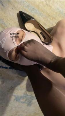 魔鬼天使黑丝脚踩虐/坐脸窒息/掐乳 bf46195