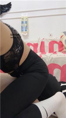 Qi7女友夜跑回家原味鞋袜辱虐 bf49943