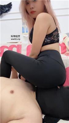 Qi7女友夜跑回家原味鞋袜辱虐 bf49943