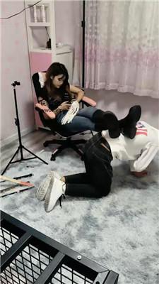 苏苏双S-骑马狗爬/sp鞭打/舔脏鞋 bf49940