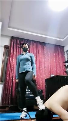 冷颜鞋绑脸呼吸控制/运动鞋白袜踩踏 bf46194