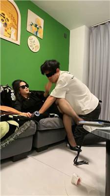 辣姐袜子塞嘴重度强制鞭打 JS241025-10