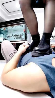 李老师脏短靴黑丝踩踏 bf46199