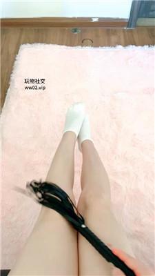 【爱秀套图】【佳佳】白船袜踩虐奶狗【双视角版】JS241025-4