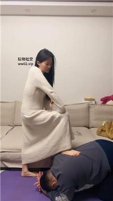 埋汰御姐女神玉足踩虐 bf49892