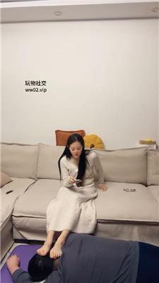 埋汰御姐女神玉足踩虐 bf49892