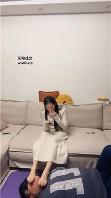 埋汰御姐女神玉足踩虐 bf49892