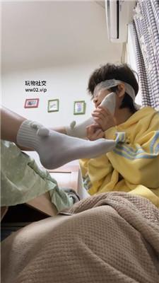 【爱秀套图】【cc大人】羞涩舔素人的臭脚丫JS241112-27