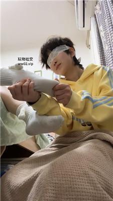 cc大人羞涩舔素人的臭脚丫 JS241112-27