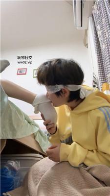 cc大人羞涩舔素人的臭脚丫 JS241112-27