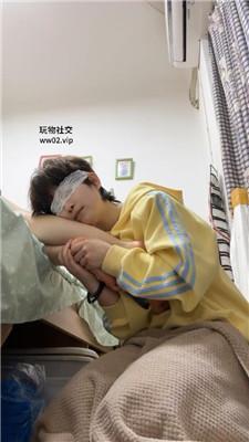 cc大人羞涩舔素人的臭脚丫 JS241112-27