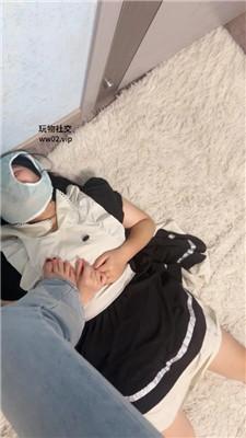 小凤梨下贱闺蜜内裤套头伺候 JS241112-31