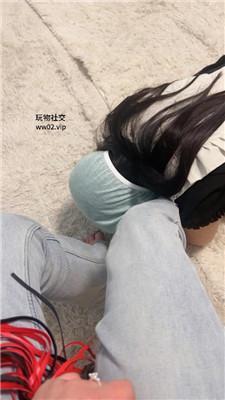 小凤梨下贱闺蜜内裤套头伺候 JS241112-31