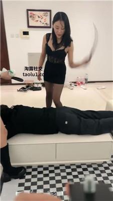 【爱秀套图】【Da猫】反绑长靴高跟踩虐/重度鞭打【三视角版】bf46869