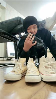 海绵大大近距离-清理多双脏鞋 bf46870