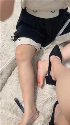 白兔母畜-转胯狗爬/内裤套头/喝圣水 JS241112-17