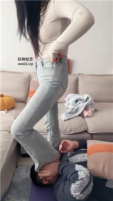 埋汰牛仔裤坐脸窒息/裸足蹂躏踩 bf46863