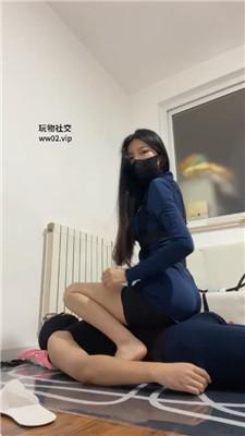 梓晨大大铁手铐捆绑-美腿全体重踩踏/藤条鞭打 bf46831