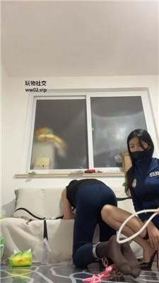 梓晨大大铁手铐捆绑-美腿全体重踩踏/藤条鞭打 bf46831