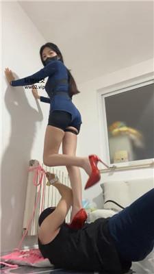 梓晨大大铁手铐捆绑-美腿全体重踩踏/藤条鞭打 bf46831