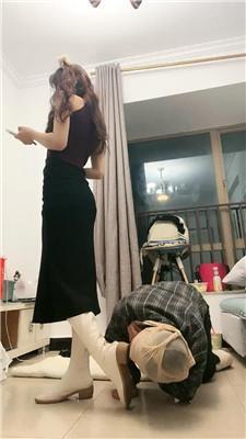 佳佳圈养狗笼/圣水泡面/高跟黑丝踩虐 bf46798