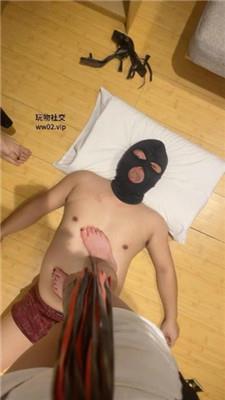 小凤梨甘愿做纹身小妹的贱奴 JS241108-44