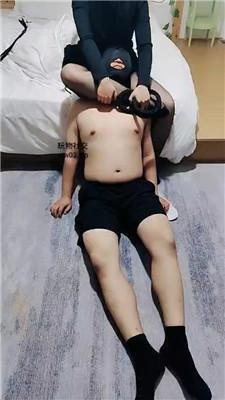 䨮S双S-教闺蜜用黑丝脚虐出轨男 bf46790