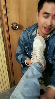 刘二狗开发女仆店小姐姐-小白鞋原味棉袜 JS241109-6