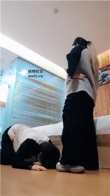 聪慧cc大人脏运动鞋踩虐/耳光/衣架抽 JS241109-5