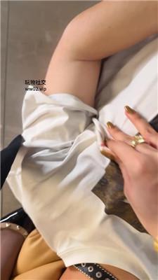 了了的掐乳坐脸窒息/肉丝脚踩虐/喝洗脚奶 bf46789