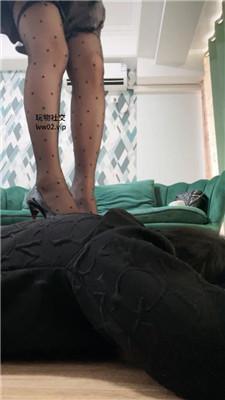 画骨高跟黑丝碾压踩地毯奴 JS241108-39