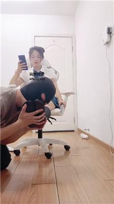 苏苏不苏喂口水/掐乳/性感黑丝踩虐恋足舔 JS241106-17