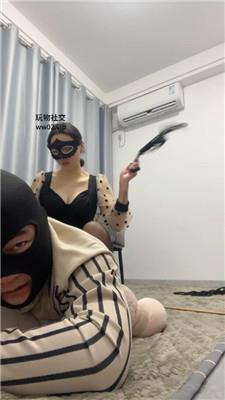 姗姗黑丝美腿踩虐/戒尺虐打 JS241106-15