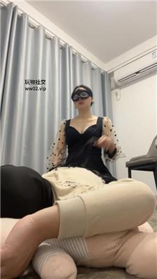 姗姗黑丝美腿踩虐/戒尺虐打 JS241106-15