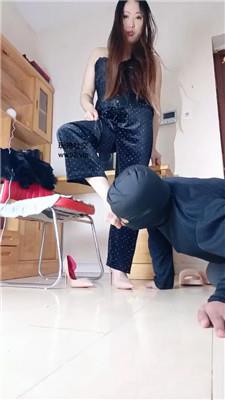 美柠白领S-高跟肉丝美腿虐-坐脸掐乳 bf46664