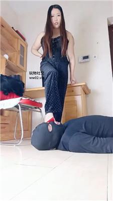 美柠白领S-高跟肉丝美腿虐-坐脸掐乳 bf46664