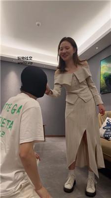 【爱秀套图】【狗哥】羞涩女神白皮鞋白袜气味辱bf46598