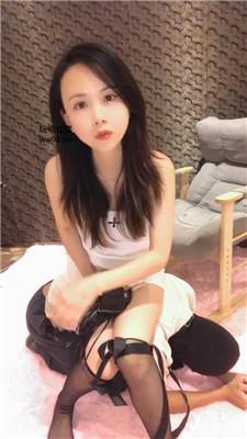 雪莉大人散鞭威胁抖M清理我的黑丝高跟 bf46624