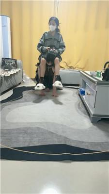 尤黎母畜-毛拖鞋棉袜虐/ 骑马腿绞/嘴叼袜/伺候沐足 bf46593