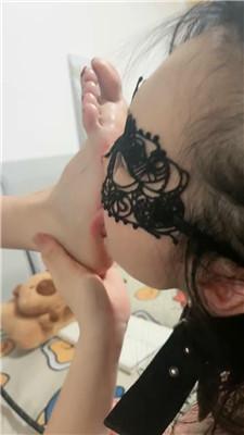 尤黎母畜-毛拖鞋棉袜虐/ 骑马腿绞/嘴叼袜/伺候沐足 bf46593