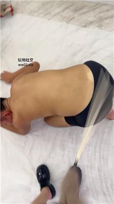 【爱秀套图】【萝莉糖糖】藤条抽打/骑马/跪舔高跟踩踏/坐脸窒息【双视角】JS241104-32