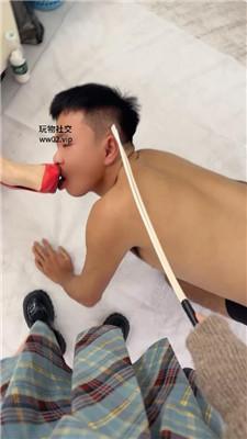 萝莉糖糖藤条抽打/骑马/跪舔高跟踩踏/坐脸窒息双视角JS241104-32