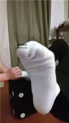 【爱秀套图】【小猫】白袜脚气味辱/脚插嘴JS241104-29