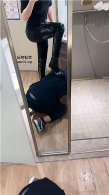 诗诗胯下羞辱-高跟长靴踩踏喂食 JS241104-25