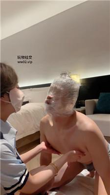 不知名S骑狗脖/掐乳鞭打/强制闻白袜/腿绞窒息/闻舔腋下 bf46606