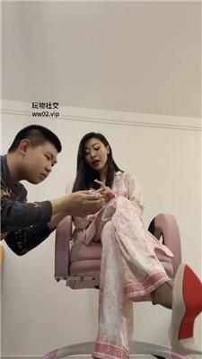 莫吉托睡前让狗跪舔丝袜玉足 bf46604