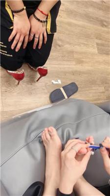 诗诗伺候主人做美甲 JS241104-26